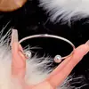Estilo Francês Luxo Leve Moda Novo Tamanho Pulseira de Aço Titânio com Contas Redondas Pulseira de Contas Douradas Elegante Versátil de Alta Qualidade Simples para Mulheres