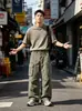 Calça Jeans de Trabalho com Bolsos Plissados e Rebites Cruzados para Homens, Novo Estilo de Verão Calças Longas Retas Largas Casuais para Mulheres, Tendência