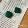 Color aguacate simple Trébol moda pequeño fresco resina accesorios diy aretes hechos a mano material para tocado venta al por mayor