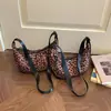 Bolsa transversal de couro macio plissado de nicho nova 2026 para mulheres, bolsa de ombro versátil estilo bolinho vintage