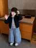 Atuendos de Otoño para Niñas: 26 Estilos de Suéteres Elegantes para Niños, Cárdigans para Bebés, Chaquetas, Pantalones de Pierna Ancha a Cuadros