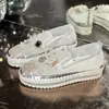 Zapatos planos casuales de strass talla grande 2025 nuevos para mujer de otoño mocasines slip-on de suela gruesa con suelas suaves para ir al trabajo