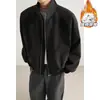 Jaqueta bomber patchwork estilo americano Cleanfit, coleção de outono masculina, oferecendo um visual sofisticado e descontraído com corte solto, fecho de zíper e gola alta