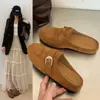 Mules Peep-Toe Cerrados de Otoño 2026 para Mujer con Aumento Interno de Altura, Estilo Versátil y Antiguo