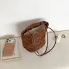Bolsas Tecidas Artesanais Retrô Moda Feminina Outono Inverno Novo Estilo Coreano Bolsa Tote Versátil Simples Bolsa de Ombro Tipo Saco Feminina