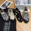 Versão em couro de boi escalada em rocha cor de bloco retrô sapatos de treino alemães femininos 2026 outono novo sapatos esportivos casuais sapatos Forrest Gump