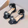 Sandálias Infantis 2026 Verão Novo Estilo Pérola Strass Sapatos de Princesa para Meninas Sola Macia Antiderrapante Biqueira Aberta Sola Macia Sapatos de Bebê