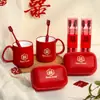 Un par de copas de boda, artículos de dote de la novia, cepillo de dientes de boda, taza, jabonera, set de tocador, colección completa de artículos de boda
