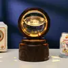 Bola de Cristal Transfronteiriça Base Giratória com Textura de Madeira Luminária Noturna Brilhante Lâmpada do Céu Estrelado 3D Decoração de Mesa Presente Criativo de Feriado