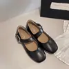 Sapatos slip-on rasos retrô únicos para mulheres, novo estilo de verão 2026, sapatos rasos slip-on casuais versáteis estilo francês simples para mulheres