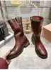 Versão em Couro Cor Lavada Salto Grosso Botas Chelsea Femininas 2026 Novo Estilo Britânico Cano Médio Emagrecedoras Botas com Aspecto Desgastado Solado Grosso Botas de Cavaleiro