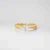 Anillo Simple Medieval de Plata de Ley S925 Cepillado con un Solo Diamante Estilo Ins Lujo Accesible Diamante Anillo Único para Pareja R03161