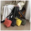 Nuevo diseño de nicho transfronterizo estilo japonés ins casual simple moda bolsa de hombro para teléfono de nailon bolsa cruzada a cuadros