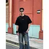 2026 Verano Americano Plisado Remache Estructura 3D Manga Corta Camiseta Hombres Diseño Holgado Sentido Cuello Redondo Versátil Media Manga t