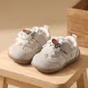 Zapatos para Caminar de Bebé 2026 para Niñas, Nuevo Modelo de Otoño Zapatos de Entrenamiento Alemanes, Tenis Suaves para Niños, Zapatos Deportivos para Niños Pequeños