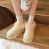 Outono/Inverno 2026 Novos Sapatos Confortáveis de Pelúcia com Bico Redondo e Solado Plataforma Sapatos de Algodão Modernos Botas de Neve Quentes Espessadas Femininas