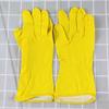 Venta al por mayor del fabricante Guantes de goma para limpieza del hogar, a prueba de aceite y manchas, diseño antideslizante, usables, asequibles y duraderos