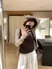 Conjunto de Dos Piezas para Mujer: Cárdigan de Punto Versátil Dulce de Una Sola Botonadura + Top sin Mangas Ajustado. Conjunto Elegante para Principios de Otoño.