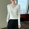 Suéter de Tricô Fino com Gola V Manga Longa Feminino Slim Fit Base Canelada Outono/Inverno 2026