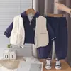 Conjunto de invierno para niñas transfronterizo, nuevo diseño estilo coreano, chaleco con forro polar, sudadera engrosada, moderno conjunto de invierno de tres piezas para niños