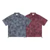 Camisa tipo cárdigan de manga corta a cuadros rojos y grises desgastados estilo urbano con logo lateral, un bolsillo y dobladillo con cordón, corte holgado para hombre