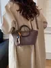 Bolso de Mano, Bolso Tote Pequeño, Bolso Retro de Color Café de Alta Gama para Viajar, Nuevo Bolso Cruzado de Hombro Único con Diseño de Nicho para Mujer