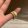 Anel de Folha de Bananeira Cetim Escovado Estilo Italiano Artesanato Diamante Design de Nicho de Alta Qualidade Anel de Luxo Leve para Mulheres