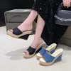 Moda Verão 2026 Jeans Salto Ultra Alto Novas Chinelos Plataforma para Mulheres, Slip-Ons Versáteis Antiderrapantes de Solado Grosso para Uso Externo