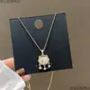 Colar Retrô Europeu de Aço Titânio para Mulheres Pingente de Pérola Versátil Estilo Ins Corrente de Clavícula de Nicho Ornamento