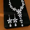 Collar con gancho de oreja de flor de circón y gota de agua, cadena para clavícula de nicho de lujo ligero, juego de joyería exquisito y elegante estilo palacio al por mayor
