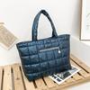 Bolsa de Plumas 2024 Nuevo Abrigo de Algodón de Invierno Bordado Acolchado de Moda Bolso de Hombro Bolso Tote para Estudiantes Producto Nuevo de Moda