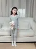Ropa de Casa de Doble Capa de Seda y Lana para Niños Otoño e Invierno Conjunto de Ropa Interior Térmica Engrosada Ropa y Pantalones de Otoño para Niños y Niñas