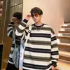 Camiseta listrada estilo coreano, minimalista, de manga longa para homens, adequada tanto para usar sozinha quanto em camadas, com punhos canelados e estampa digital, top casual para mulheres, perfeito para outono e inverno