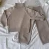 Conjunto de Punto para Niñas Otoño Invierno 2026 Nuevo Suéter de Cuello Alto Pantalones Largos Conjunto Casual de Dos Piezas Venta al por Mayor Transfronteriza