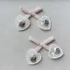 Charms Pendentes Fofos em Formato de Coração, Acessórios Brilhantes de Laço da Kt, Presilhas de Cabelo, Capas de Celular, Meias, Bolsas, Acessórios de Vestuário, Decorações DIY
