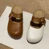 Mules Fechadas com Fivela, Textura Trançada Estilo Retrô Francês, Nova Coleção Primavera 2026, Moda para Uso Externo com Solado Grosso