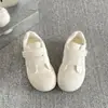 Tênis Brancos de Solado Grosso para Mulheres, Novo Estilo Coreano de Primavera 2026, Sapatos Casuais Versáteis, Fofos, com Velcro e Bico Redondo para Estudantes