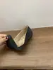 Sapatos de Salto Interno Aumentador de Altura Estilo Chanel Retrô com Boca Rasa Forrados de Pelúcia, Sapatos de Algodão Quentes para Mulheres, Sapatos Peludos Brancos Estilo Francês para Outono e Inverno