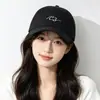 2026 Nueva Gorra de Béisbol Simple Estilo Americano Bordado de Letras Visera Suave Versátil para Hombres y Mujeres Sombrero de Protección Solar