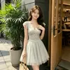 Vestido de verano sin mangas con escote en V y patchwork de encaje para mujer, falda de malla ajustada a la cintura, elegante y seductor vestido corto de línea A