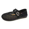 Novos Sapatos Baixos Fechados para Uso Externo de Verão 2026 para Mulheres, Sapatilhas Casuais Prata Slip-On de Rede para Mulheres