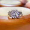 Anillo de moissanita de 5 quilates color D microincrustado de seis garras AU750 anillo de diamantes venta al por mayor retención de color duradera soporte entrega en una sola pieza