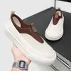 X610 Nuevo de Primavera Suela Gruesa 2026 Zapatos Blancos que Aumentan la Altura Slip-On Mocasines para Hombre Tenis Casuales Versátiles para Hombre
