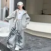 Conjunto de Roupas de Hip Hop Americano Street Dance Outono para Meninas Roupa Moderna e Descolada Infantil Traje Esportivo Fantasia de Performance de Dança Jazz para Meninas