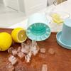 Molde de silicona duradero para cubitos de hielo congelados Su color es azul cielo