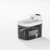 Comedero automático para mascotas con control remoto por aplicación, dispensación de comida programada y pantalla visual, adecuado tanto para gatos como para perros.