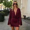 Vestido ajustado de manga larga de color liso, sexy, escote bajo en V profundo, estilo europeo y americano, para mujer, 2026