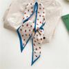 Bufanda pequeña blanca y verde tierno para mujer primavera y verano cinta estrecha fina diadema para el pelo goma para el pelo bufanda larga decorativa para bolso