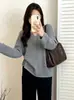 Blusa de tricô feminina plus size, gola redonda, meio aberta no peito com detalhes vazados, estilo outono 2026, manga longa solta para mulheres plus size