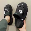 Sandalias y pantuflas Baotou para mujer, ropa de verano, nuevo fondo suave antideslizante, lindo, estilo girl core, plataforma gruesa, zapatos de dos usos con agujeros, compra cero